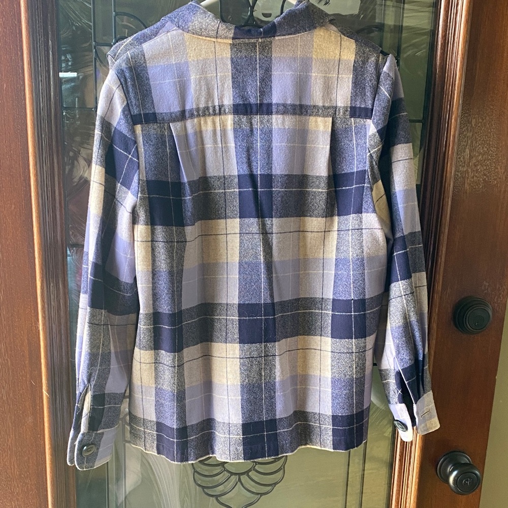 100% virgin wool Pendleton Navy and Beige Plaid Shirt - Picture 7 of 16